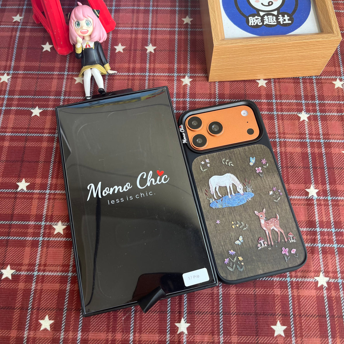 Momo Chic Tales of the Jungle Phone case Magsafe