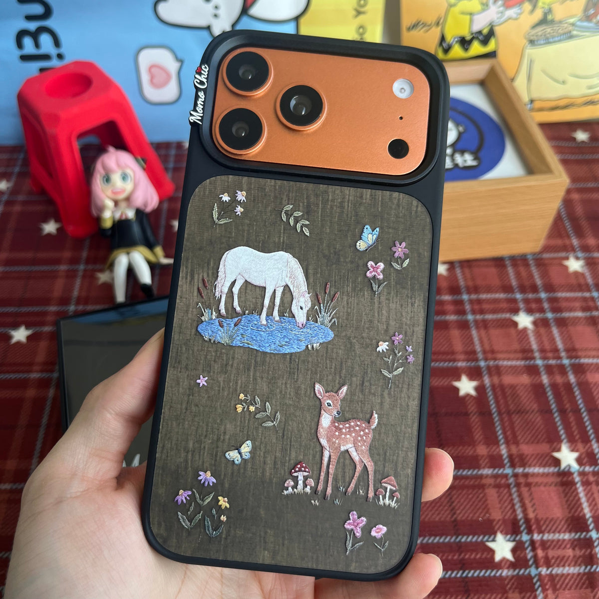 Momo Chic Tales of the Jungle Phone case Magsafe