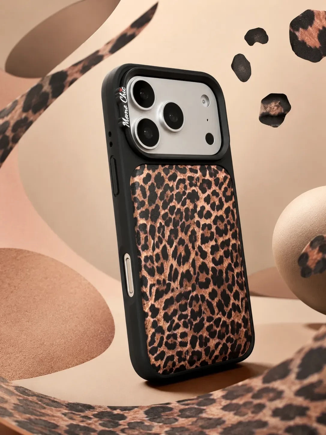 Momo Chic  leopard print phone case genuine leather